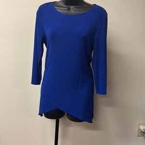 Cobalt blue top for traveling Chico